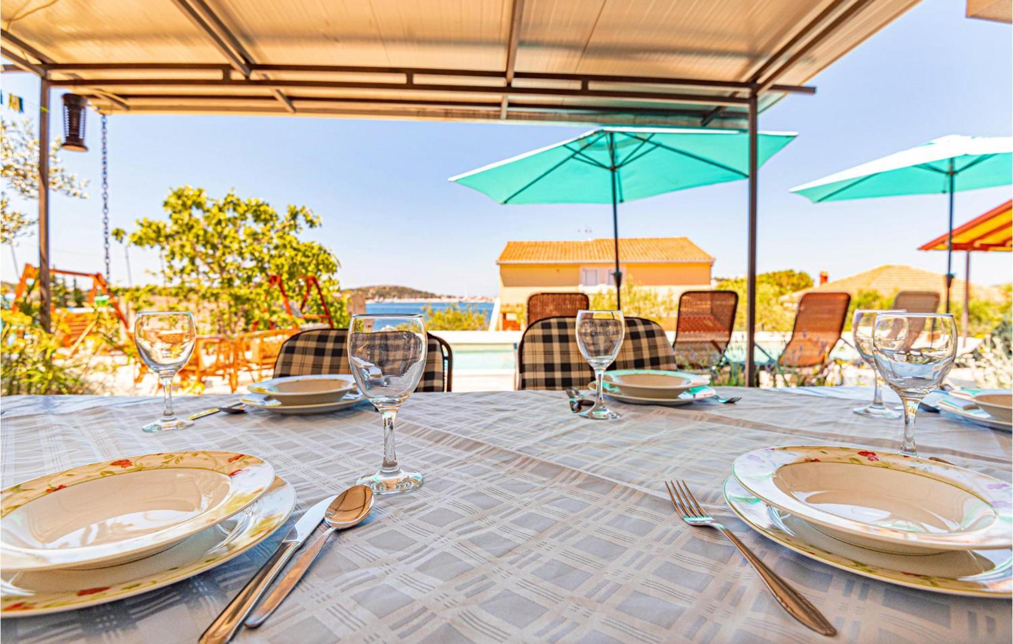Nice Home In Zatoglav With House Sea View Podglavica Esterno foto